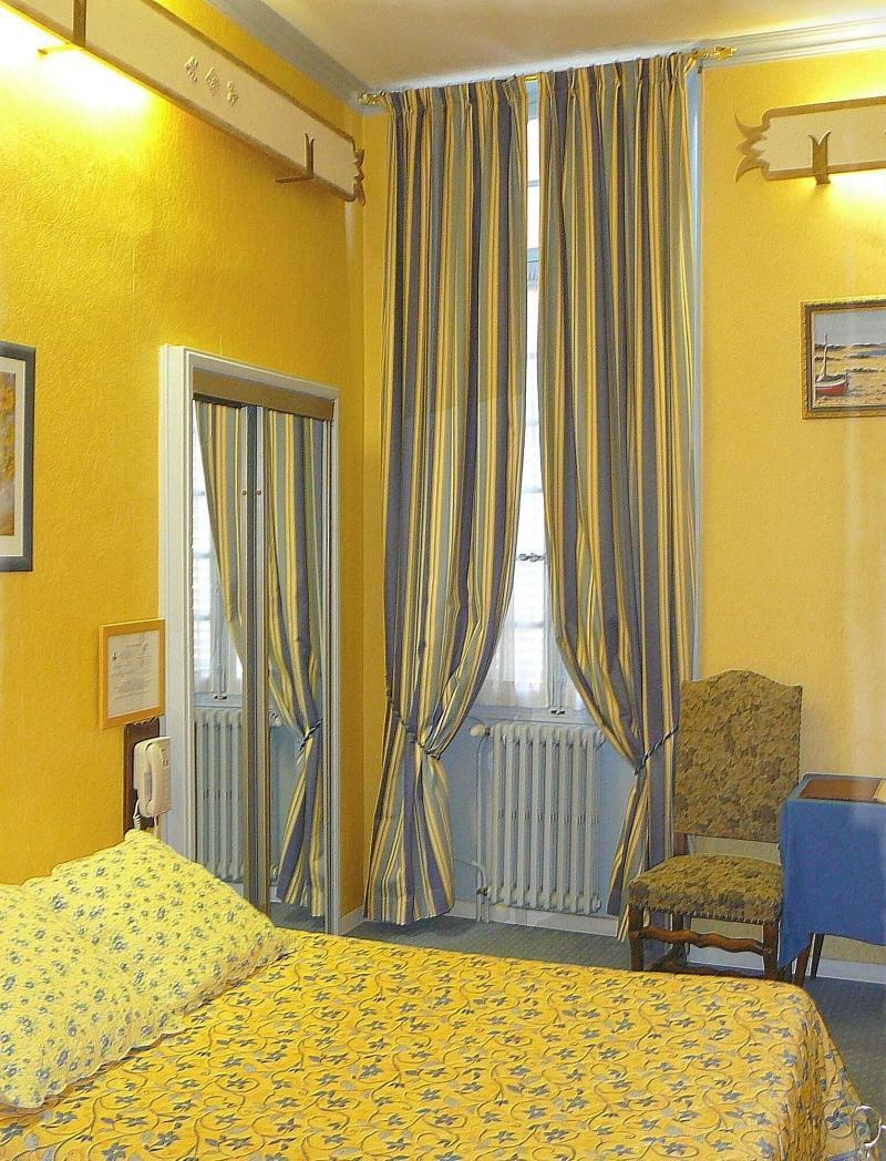 Hotel Du Fiacre Carpentras Ngoại thất bức ảnh