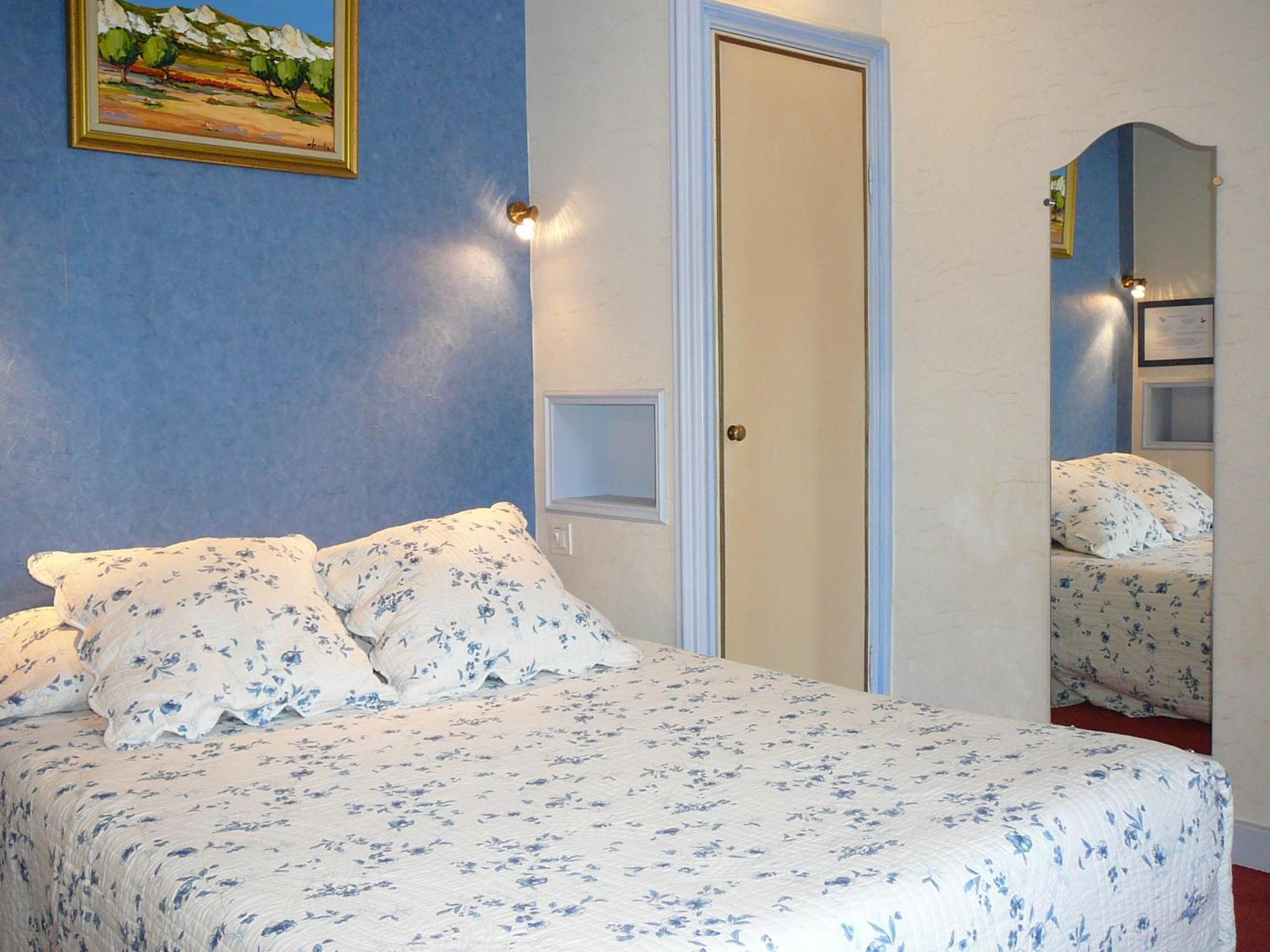 Hotel Du Fiacre Carpentras Phòng bức ảnh