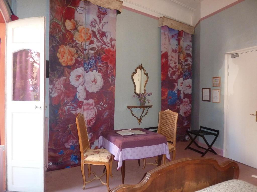 Hotel Du Fiacre Carpentras Phòng bức ảnh