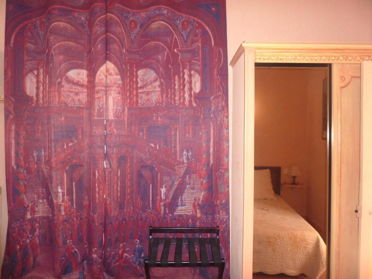 Hotel Du Fiacre Carpentras Phòng bức ảnh